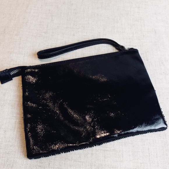 NWOT WHITE BLACK Solid Bead Rhinestone Wristlet - Picture 3 of 5